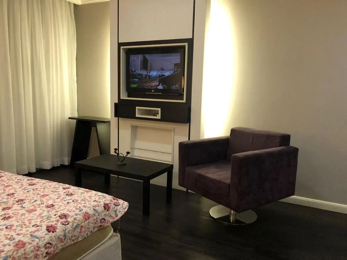 Apto Privativo Em Hotel De Luxo No Ibirapuera São Paulo